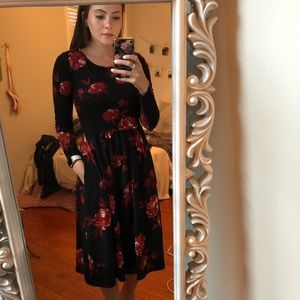 Long sleeve black midi dress